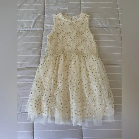 Zara Cream and Gold Formal Kids Dress Zara Cream and Gold Formal Kids Dress